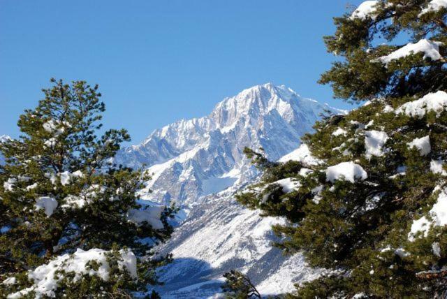 Appartamento Monte Bianco La Salle Luaran gambar
