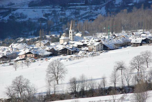 Appartamento Monte Bianco La Salle Luaran gambar